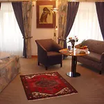 Jagdschloss Kranichstein 4* ダルムシュタット