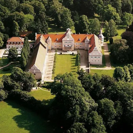 Jagdschloss Kranichstein فندق