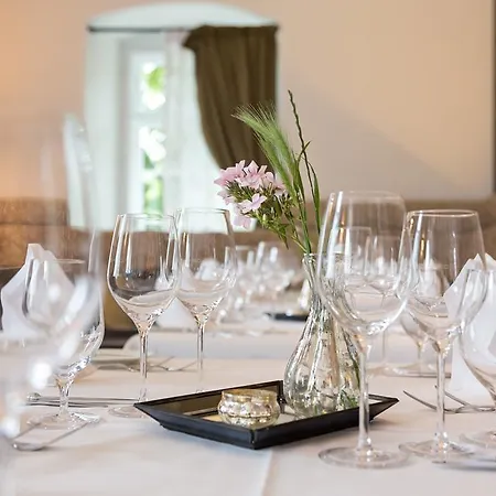 Jagdschloss Kranichstein فندق