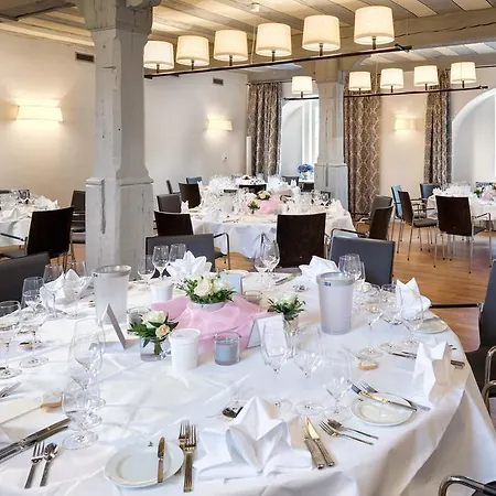 Jagdschloss Kranichstein فندق دارمشتاد